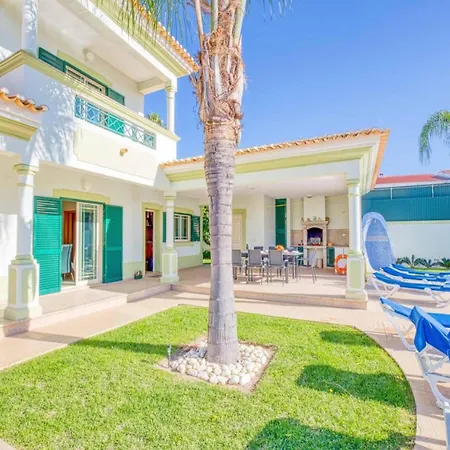 Akivillas Gale Hydra Nyaraló